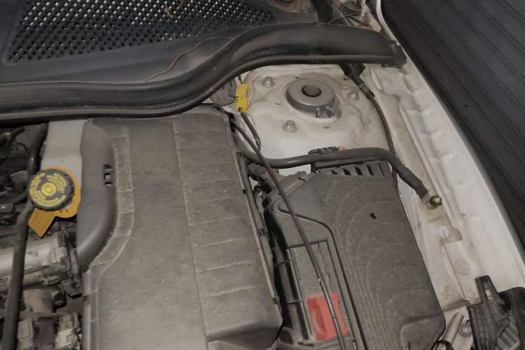 Used Infiniti QX30 2018 1.6T Two-Wheel Drive Fashion Edition Engine Bay Left
