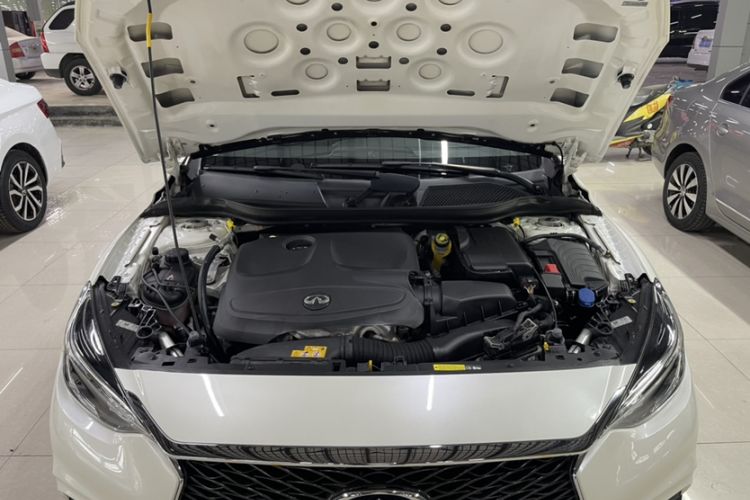 Used Infiniti QX30 2018 1.6T Two-Wheel Drive Sport Edition Exterior 4