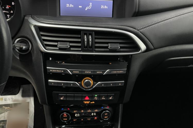 Used Infiniti QX30 2018 1.6T Two-Wheel Drive Sport Edition Interior 6