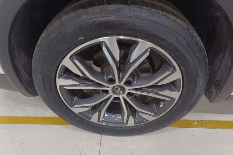 Used Infiniti QX30 2018 1.6T Two-Wheel Drive Sport Edition Left Front Wheel Hub