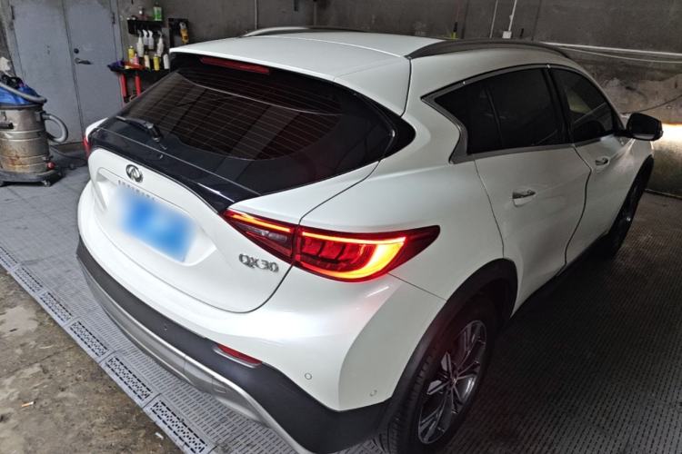 Used Infiniti QX30 2018 1.6T Two-Wheel Drive Extreme Edition Rear Right 45 Deg