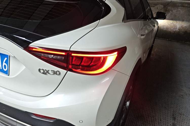 Used Infiniti QX30 2018 1.6T Two-Wheel Drive Extreme Edition Right Rear Taillight