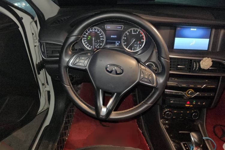 Used Infiniti QX30 2018 1.6T Two-Wheel Drive Fashion Edition Steering Wheel