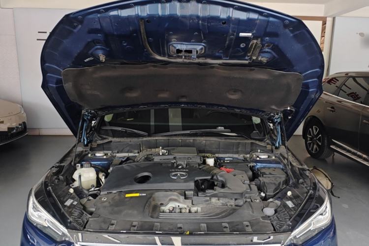 Used Infiniti QX50 2022 2.0T Two-Wheel Drive Navigation Edition Engine Bay