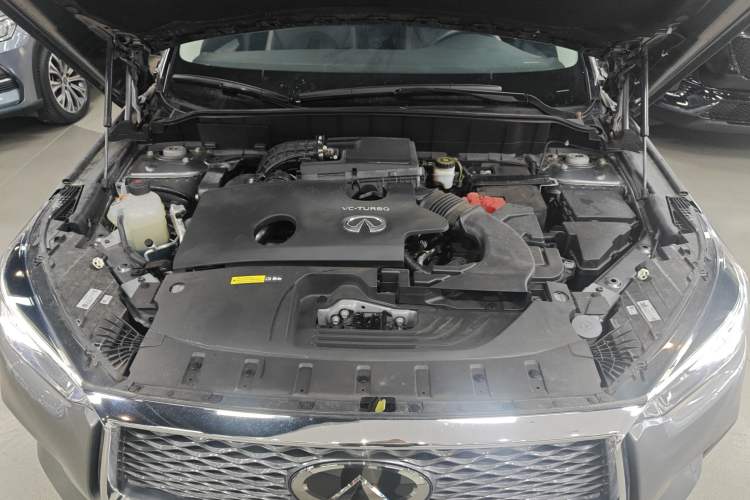 Used Infiniti QX50 2022 2.0T Four-Wheel Drive Navigation Edition Engine Bay