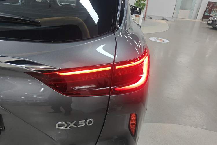 Used Infiniti QX50 2022 2.0T Four-Wheel Drive Navigation Edition Right Rear Taillight
