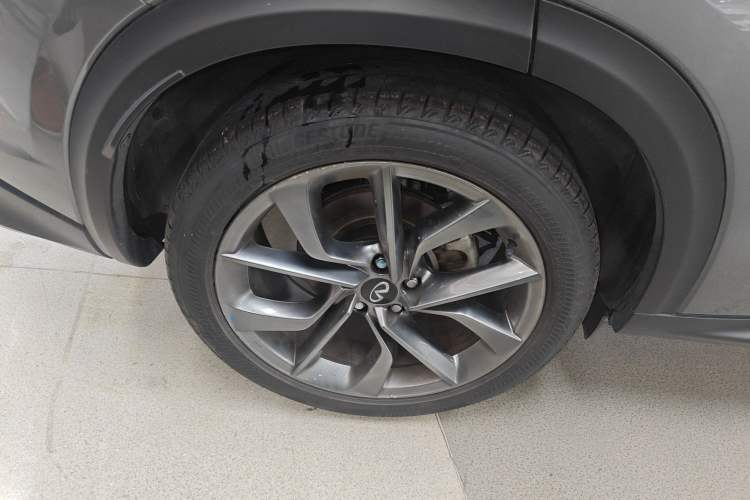 Used Infiniti QX50 2022 2.0T Four-Wheel Drive Navigation Edition Right Rear Wheel Hub