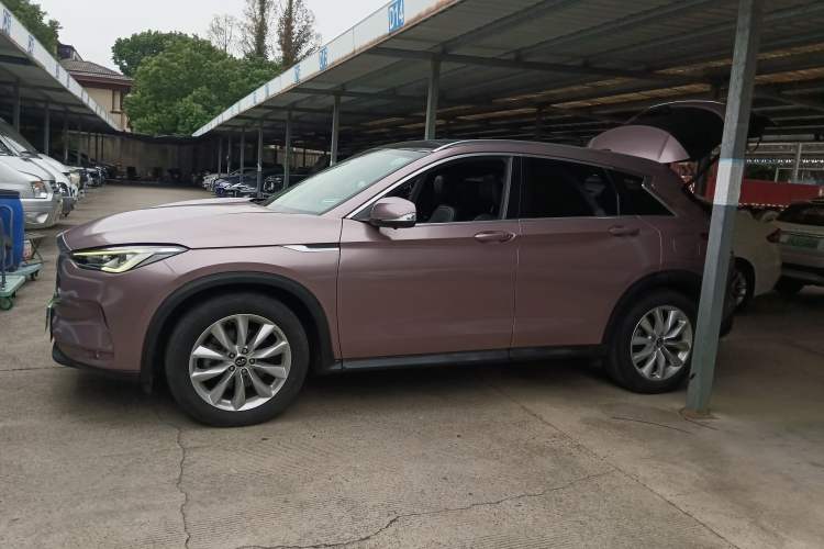 Used Infiniti QX50 2018 2.0T Two-Wheel Drive Fashion Edition Exterior 3