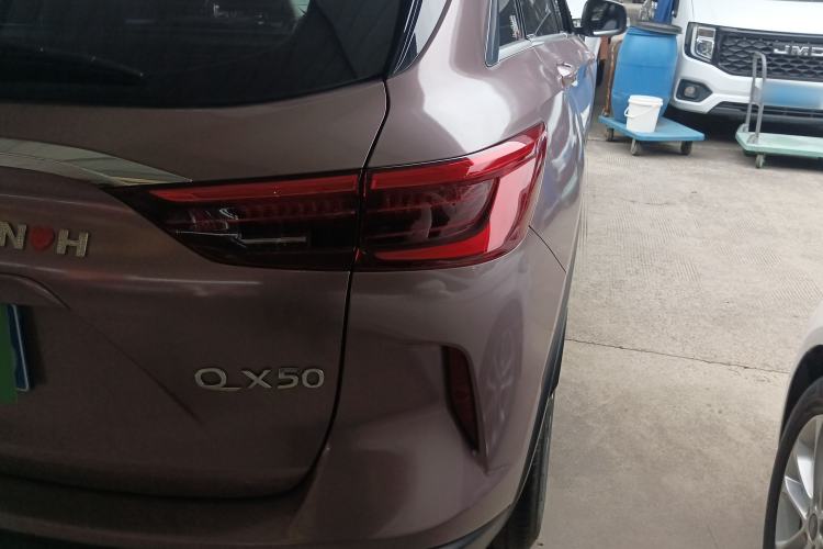Used Infiniti QX50 2018 2.0T Two-Wheel Drive Fashion Edition Exterior 6