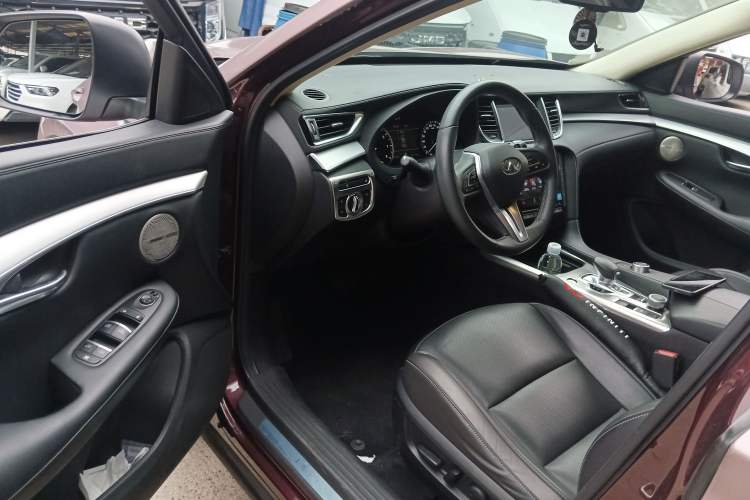 Used Infiniti QX50 2018 2.0T Two-Wheel Drive Fashion Edition Interior 3