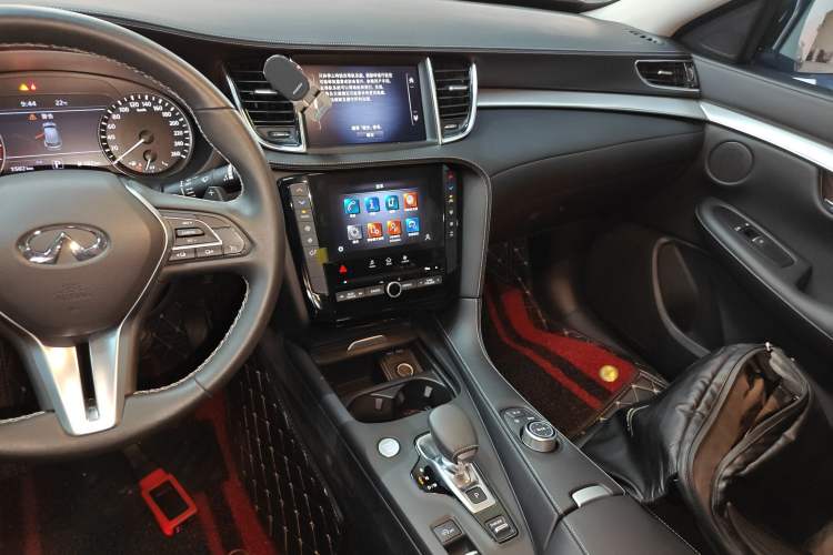 Used Infiniti QX50 2022 2.0T Two-Wheel Drive Fashion Edition Audio And AC Panel