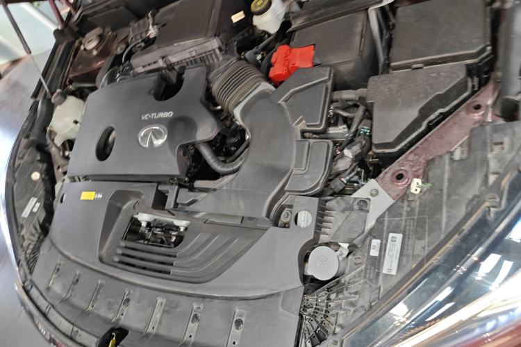 Used Infiniti QX50 2022 2.0T Two-Wheel Drive Fashion Edition Engine Bay