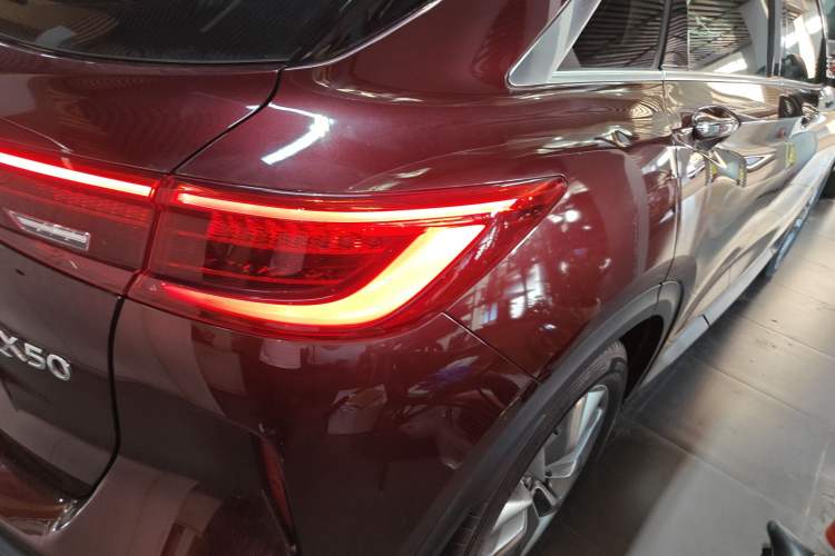 Used Infiniti QX50 2022 2.0T Two-Wheel Drive Fashion Edition Right Rear Taillight
