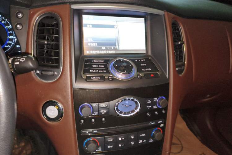 Used Infiniti QX50 2013 2.5L 4x4 Elegant Edition Audio And AC Panel