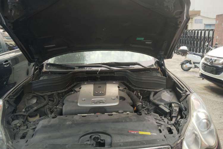 Used Infiniti QX50 2013 2.5L Two-Wheel-Drive Elegant Edition Engine Bay