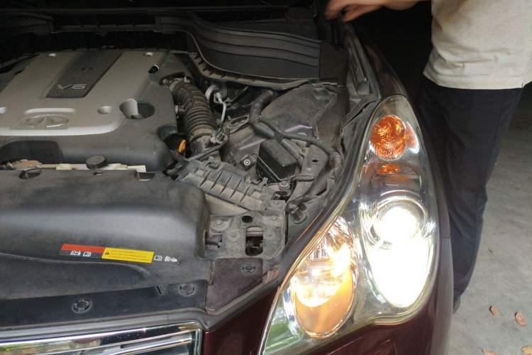 Used Infiniti QX50 2013 2.5L 4x4 Elegant Edition Engine Bay Left