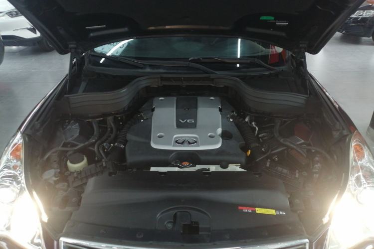 Used Infiniti QX50 2013 2.5L 4x4 Elegant Edition Engine Bay