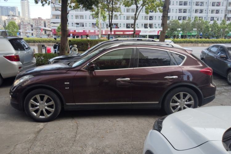 Used Infiniti QX50 2013 2.5L Two-Wheel-Drive Elegant Edition Exterior 3