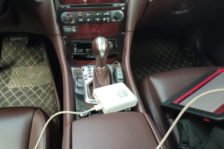 Used Infiniti QX50 2013 2.5L Two-Wheel-Drive Elegant Edition Gear Lever