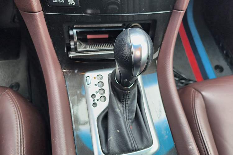Used Infiniti QX50 2013 2.5L Two-Wheel-Drive Elegant Edition Gear Lever