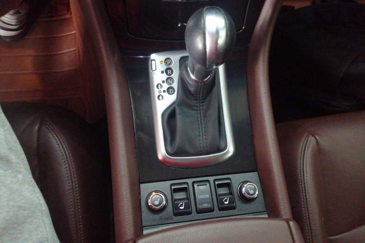 Used Infiniti QX50 2013 2.5L 4x4 Elegant Edition Gear Lever