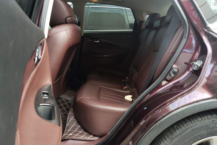 Used Infiniti QX50 2013 2.5L Two-Wheel-Drive Elegant Edition Interior 4