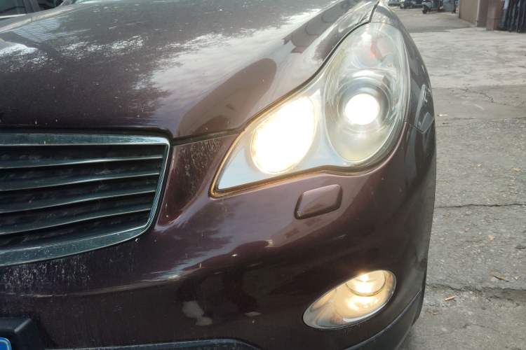 Used Infiniti QX50 2013 2.5L Two-Wheel-Drive Elegant Edition Left Front Headlight
