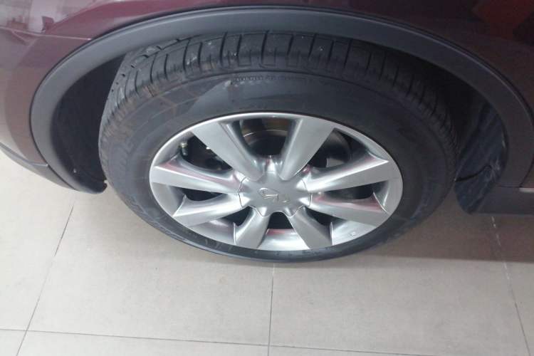 Used Infiniti QX50 2013 2.5L 4x4 Elegant Edition Left Front Wheel Hub