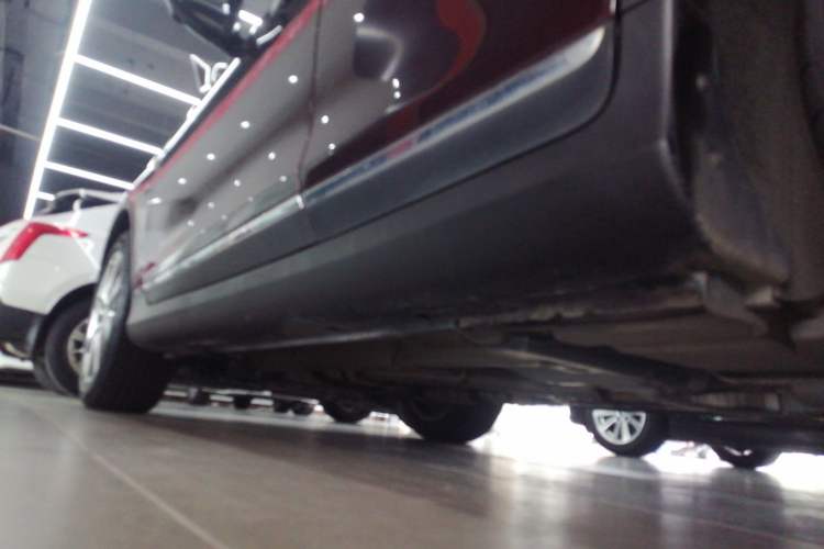 Used Infiniti QX50 2013 2.5L 4x4 Elegant Edition Left Side Sill