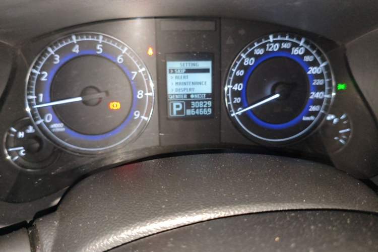 Used Infiniti QX50 2013 2.5L 4x4 Elegant Edition Odometer Close Up