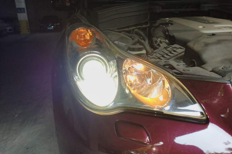 Used Infiniti QX50 2013 2.5L 4x4 Elegant Edition Right Front Headlight