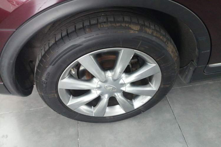 Used Infiniti QX50 2013 2.5L 4x4 Elegant Edition Right Rear Wheel Hub