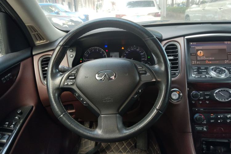 Used Infiniti QX50 2013 2.5L Two-Wheel-Drive Elegant Edition Steering Wheel