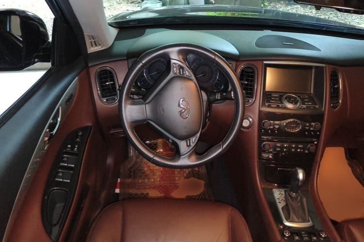 Used Infiniti QX50 2013 2.5L 4x4 Elegant Edition Steering Wheel