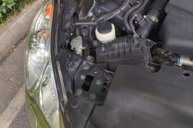 Used Infiniti QX50 2013 2.5L Two-Wheel-Drive Zunya Edition Engine Bay Right