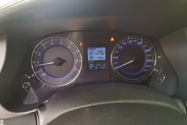 Used Infiniti QX50 2013 2.5L Two-Wheel-Drive Zunya Edition Instrument Cluster
