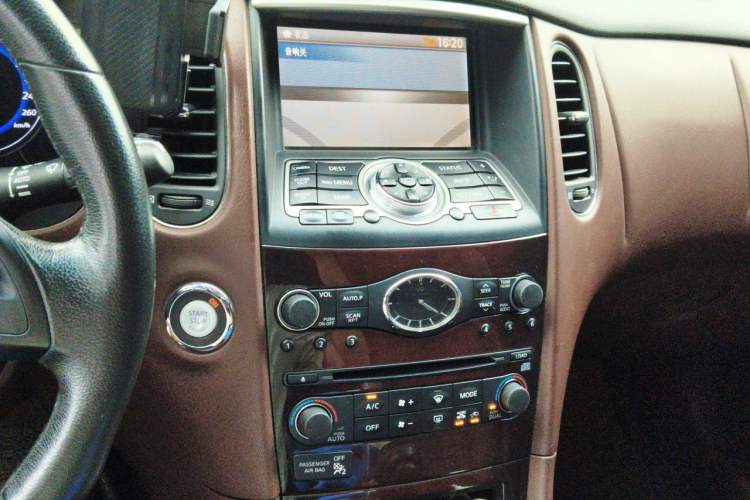 Used Infiniti QX50 2013 2.5L 4x4 Elegant Edition Audio And AC Panel