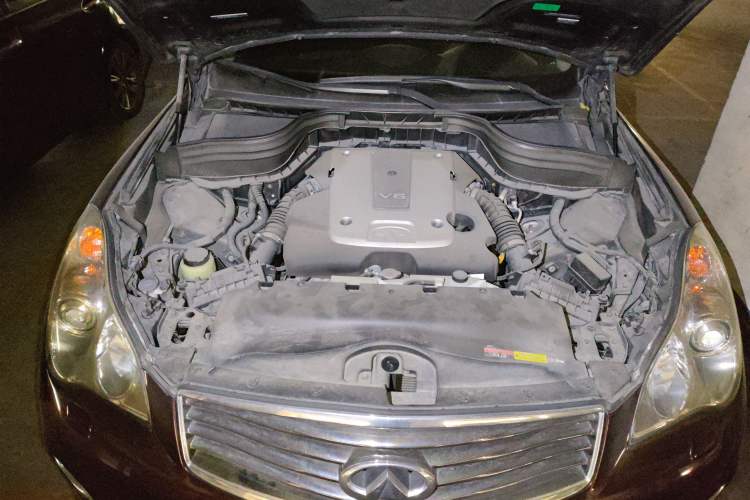 Used Infiniti QX50 2013 2.5L Two-Wheel-Drive Elegant Edition Engine Bay