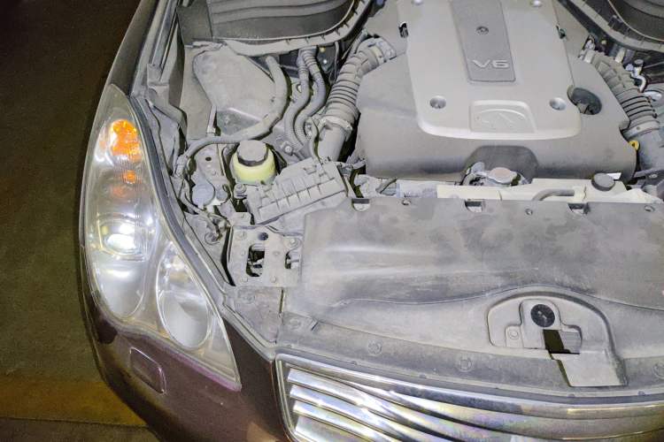 Used Infiniti QX50 2013 2.5L Two-Wheel-Drive Elegant Edition Engine Bay Right