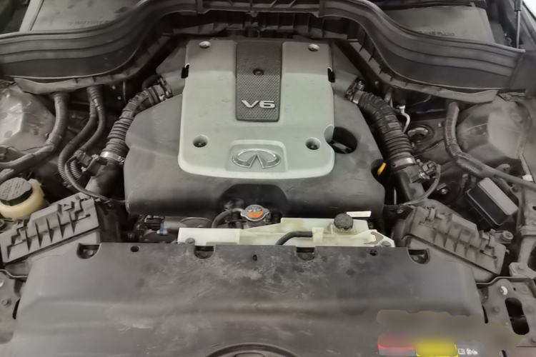 Used Infiniti QX50 2013 2.5L Two-Wheel-Drive Elegant Edition Engine Bay