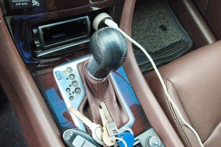 Used Infiniti QX50 2013 2.5L 4x4 Elegant Edition Gear Lever