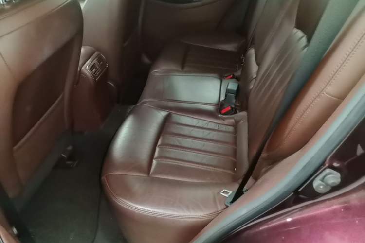 Used Infiniti QX50 2013 2.5L Two-Wheel-Drive Elegant Edition Left Rear Seat