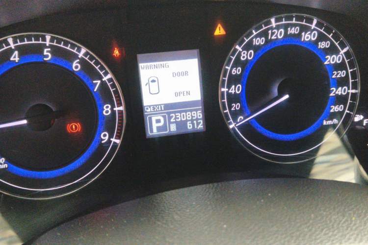 Used Infiniti QX50 2013 2.5L 4x4 Elegant Edition Odometer Close Up