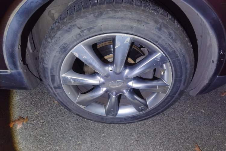 Used Infiniti QX50 2013 2.5L Two-Wheel-Drive Elegant Edition Right Front Wheel Hub