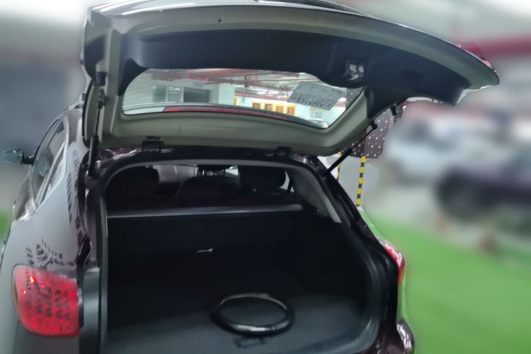 Used Infiniti QX50 2013 2.5L Two-Wheel-Drive Elegant Edition Trunk