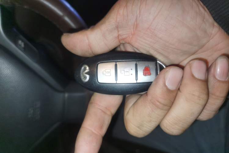 Used Infiniti QX50 2013 2.5L Two-Wheel-Drive Elegant Edition Vehicle Key