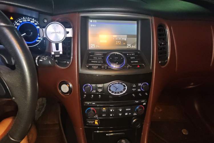 Used Infiniti QX50 2013 2.5L Two-Wheel-Drive Zunya Edition Audio And AC Panel