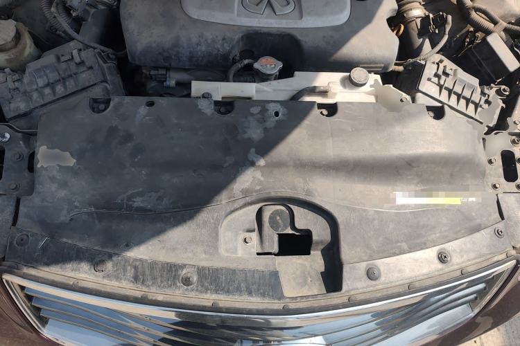 Used Infiniti QX50 2013 2.5L Two-Wheel-Drive Elegant Edition Engine Bay