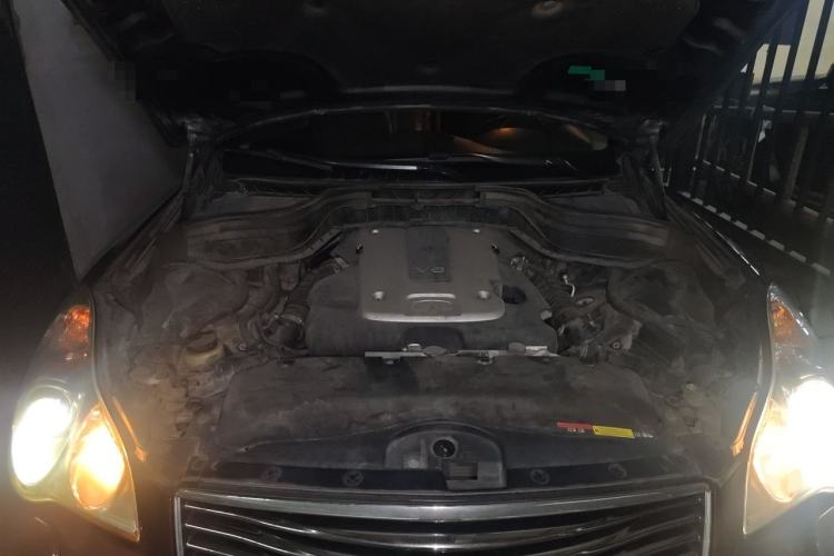 Used Infiniti QX50 2013 2.5L Two-Wheel-Drive Zunya Edition Engine Bay