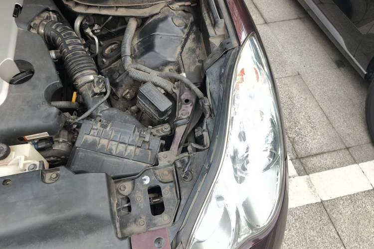 Used Infiniti QX50 2013 2.5L Two-Wheel-Drive Elegant Edition Engine Bay Left